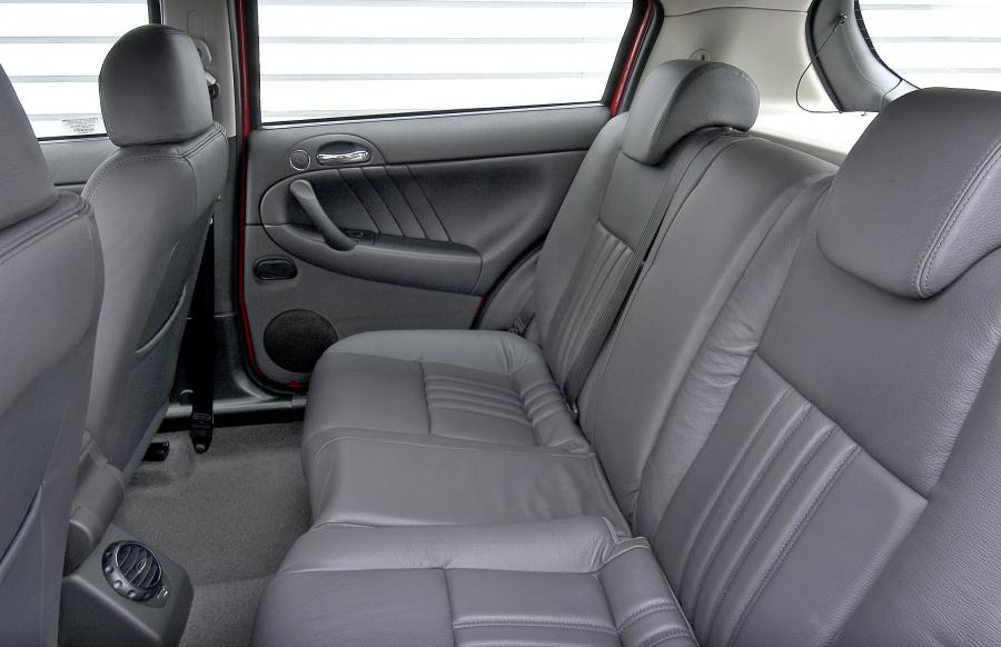 Интерьер Alfa Romeo 147 5-Door (937B) 2005 года  (UK) (фото 7 из 9)
